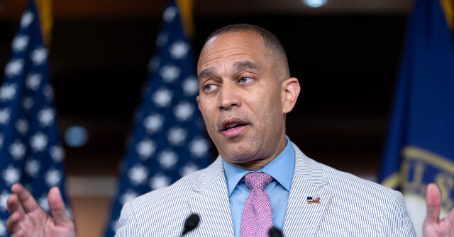 CNBC’s Ross Sorkin: Jeffries Has a Hard Time Condemning Mamdani Because He’s Afraid He’ll ‘Have to Agree with Him’