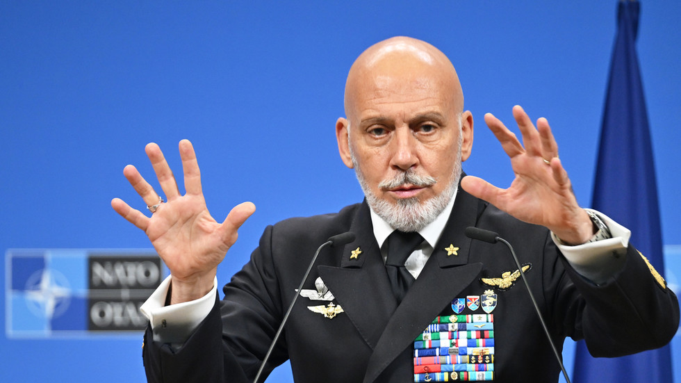 NATO must be ‘more aggressive’ towards Russia – top commander