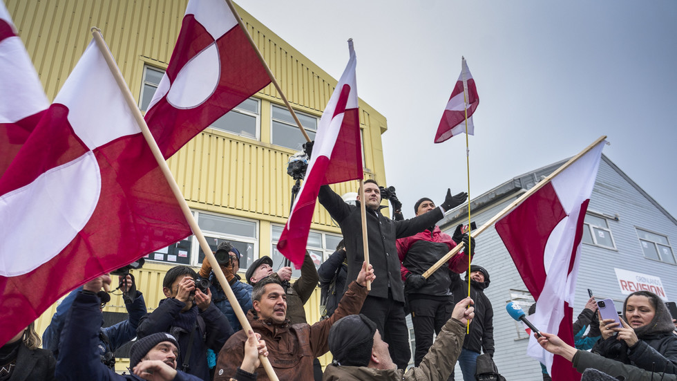 Greenlanders told to prepare for potential US invasion