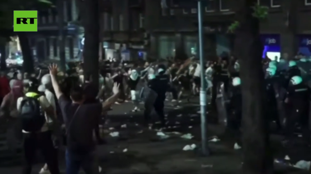 Clashes break out at anti-government protests in Serbia (VIDEOS)