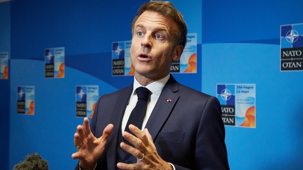 Macron reveals topics he discussed with Putin