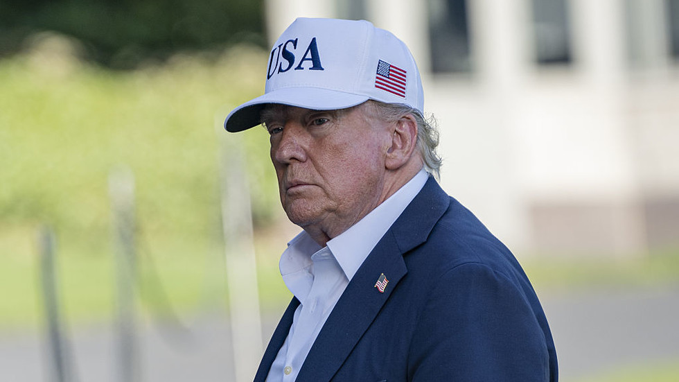 Trump threatens with 10% duties on BRICS
