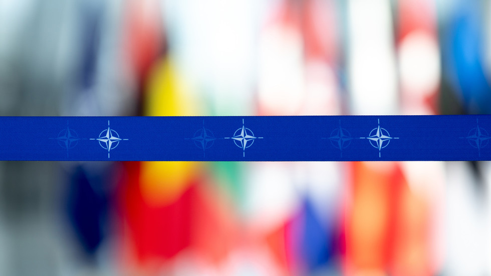 Ex-NATO general questions Trump’s Ukraine military aid plan