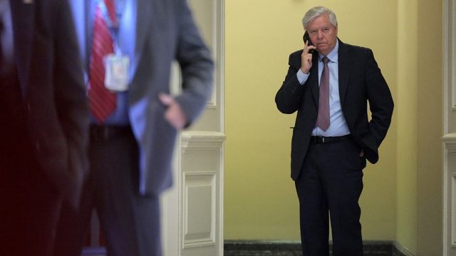 US senator cites Iran bombings in threat to Russia