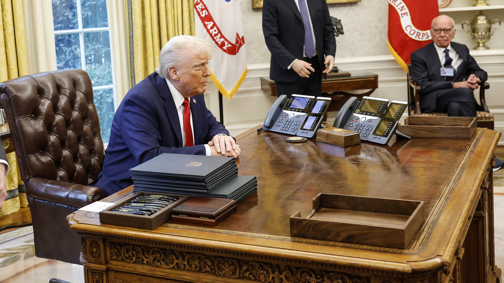 Trump sues Rupert Murdoch