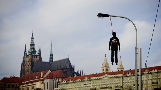 EU state bans ‘communist propaganda’