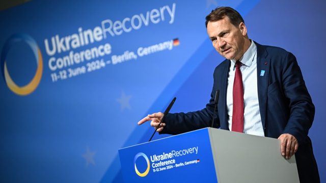 Poland cautions Ukrkaine over anti-corruption crackdown