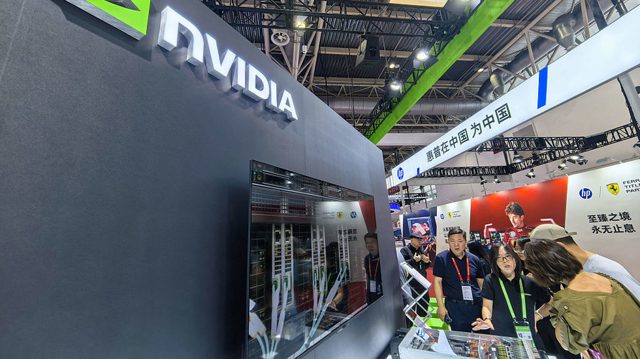 Trump backs down on tech export restrictions to China – FT