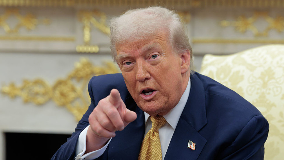 Trump issues fresh nuclear threat to Iran