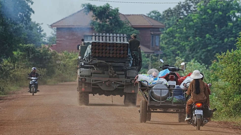 Thailand accuses Cambodia of ceasefire breach