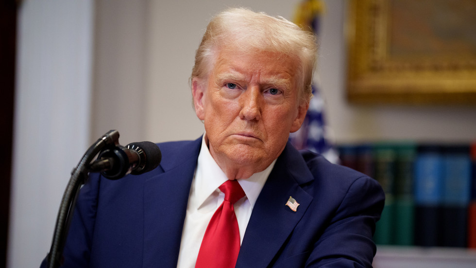 Trump issues ten-day ultimatum to Russia