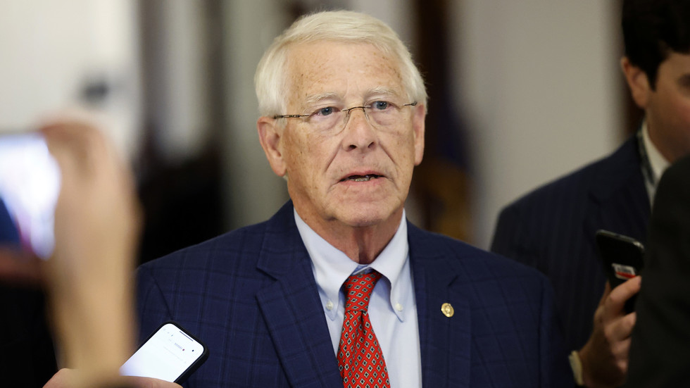 Top US senator to visit Taiwan – FT