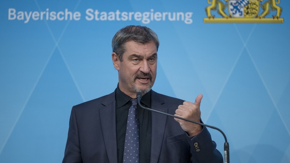 Germany should strip Ukrainians of increased benefits – Bavarian leader
