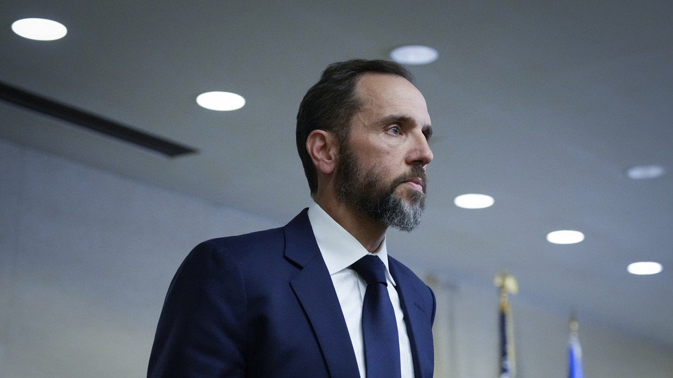 Prosecutor who targeted Trump facing investigation – media
