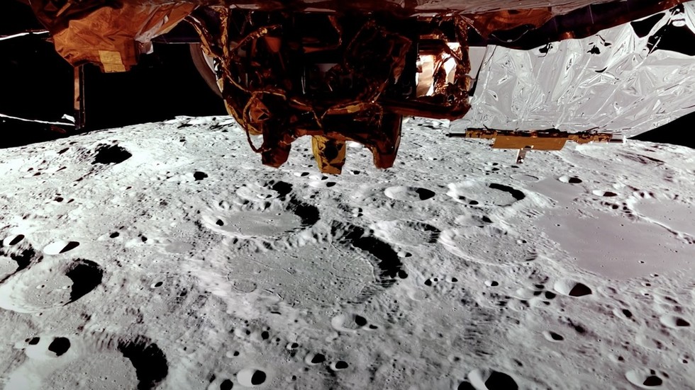 US aiming to ‘win second space race’ – media