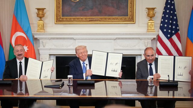 Armenia and Azerbaijan sign Trump-brokered peace declaration