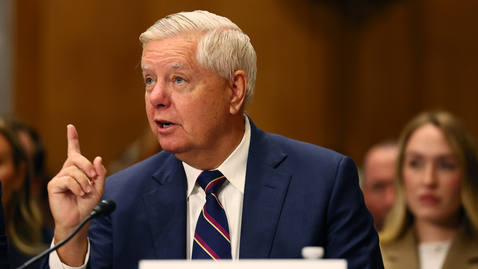 Warhawk senator threatens US with divine punishment