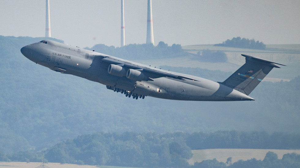 US to back NATO members’ troops in Ukraine – FT