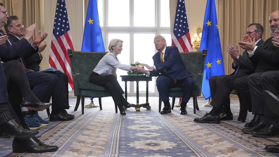 Fifty shades of the EU: Queen Ursula should start charging to watch her kinky dance with Trump