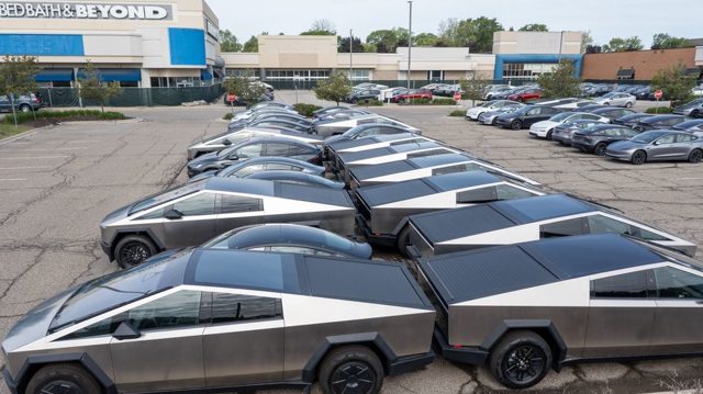 Tesla sales slump in Europe – data