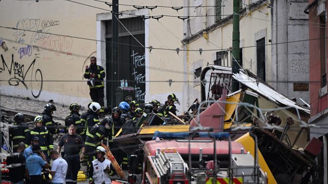 At least 15 dead after world famous tram crashes in Lisbon (VIDEO)