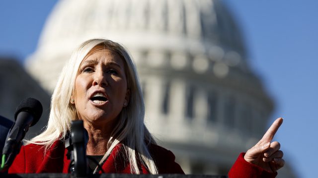 US lawmaker moves to block Ukraine aid