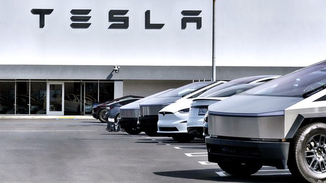 Tesla beats Mercedes in sales