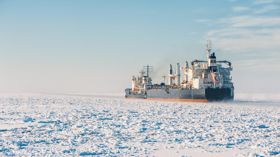 First container ship from China docks in UK via Arctic shortcut