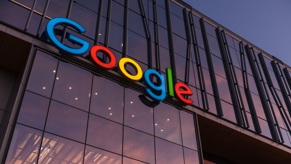 Google sued for using AI to snoop on users