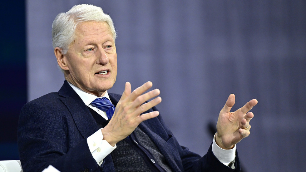 Congress warns Clintons over Epstein case
