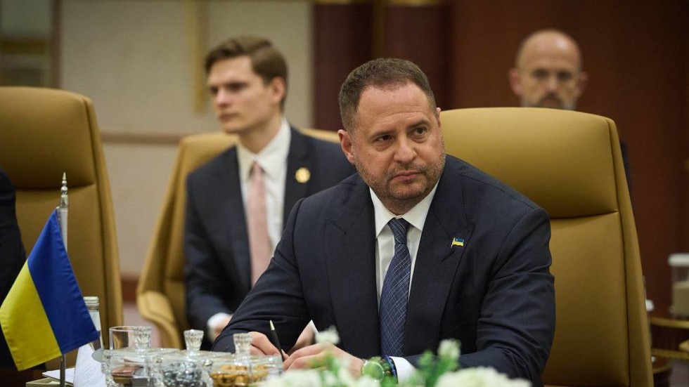 WSJ buried expose about Zelensky’s ‘corrupt’ right-hand man – Tucker Carlson