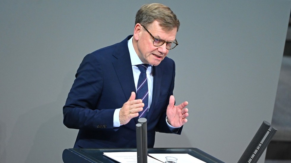 Kiev will have to make ‘painful concessions’ to achieve peace – German foreign minister
