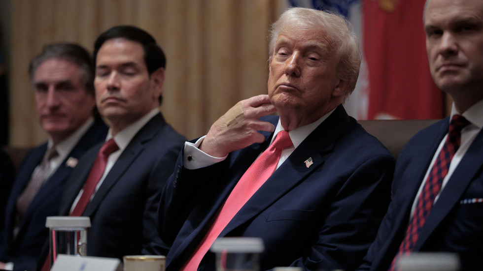 Trump announces ‘land strikes’ against drug cartels (VIDEO)