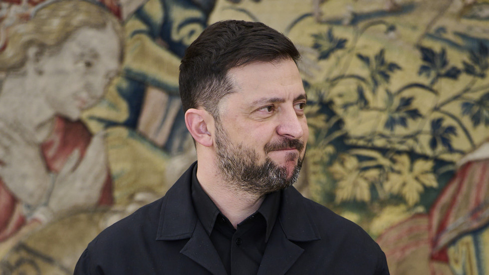 Warsaw needles Zelensky over his ‘crown’ as diplomatic tensions rise