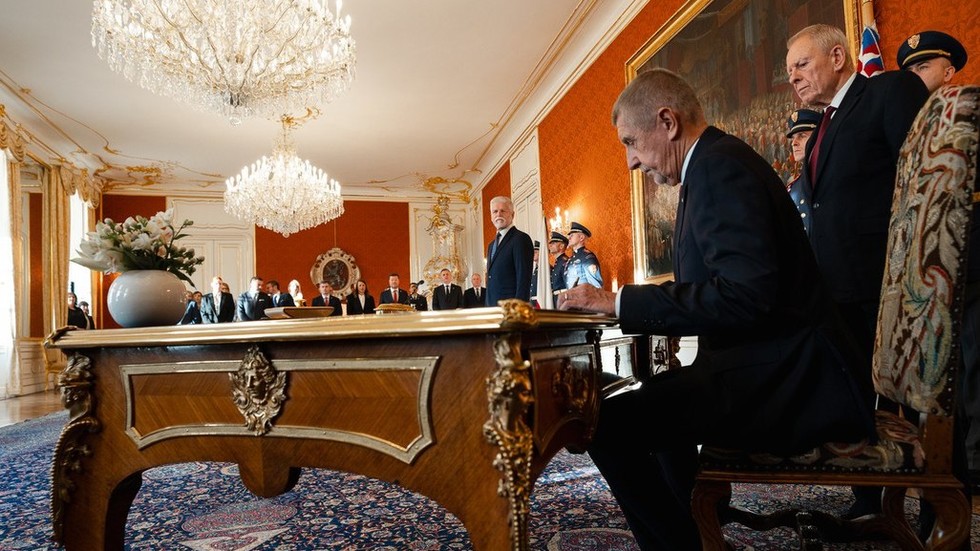 Ukraine military aid critic becomes Czech prime minister