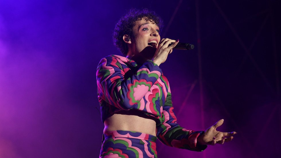 Eurovision winner hands back trophy over Israel participation