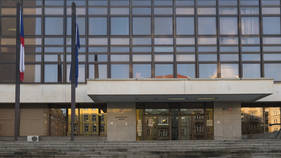 EU state’s Interior Ministry takes down Ukrainian flag