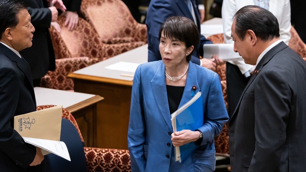 Japan needs nukes – senior PM aide