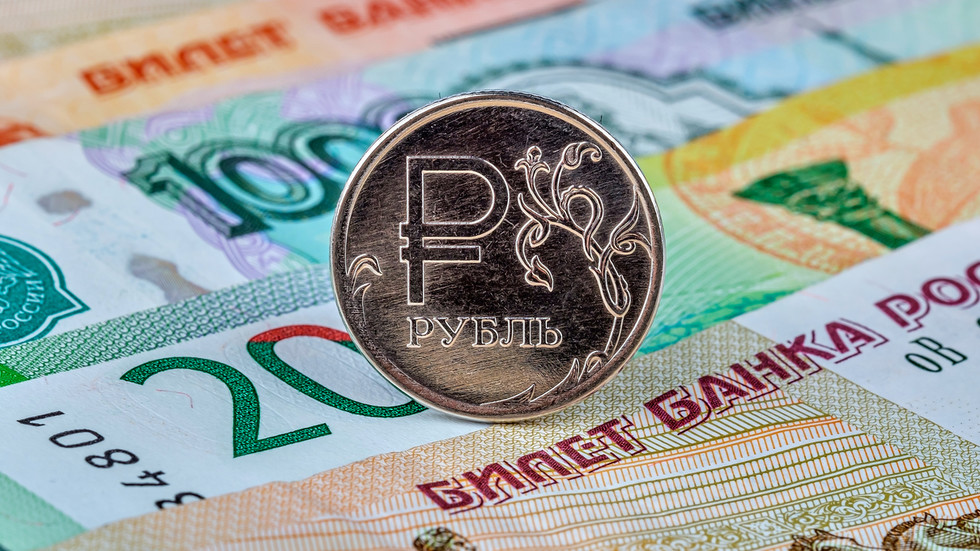 Ruble posts strongest gains since 1994 – Bloomberg