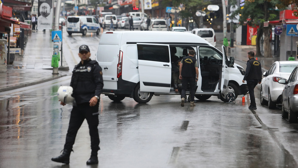 Mass arrests as Türkiye foils terror attacks