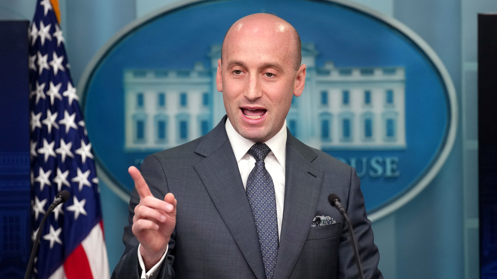 Trump’s top aide doubles down on Greenland claim