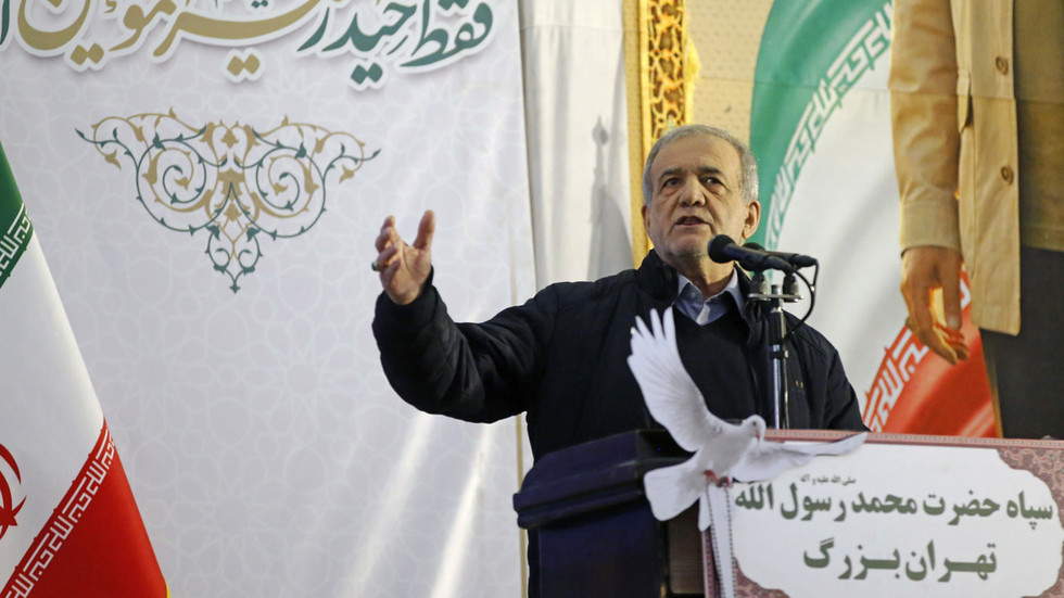 US and Israel egging on foreign killers embedded in crowds – Iranian president