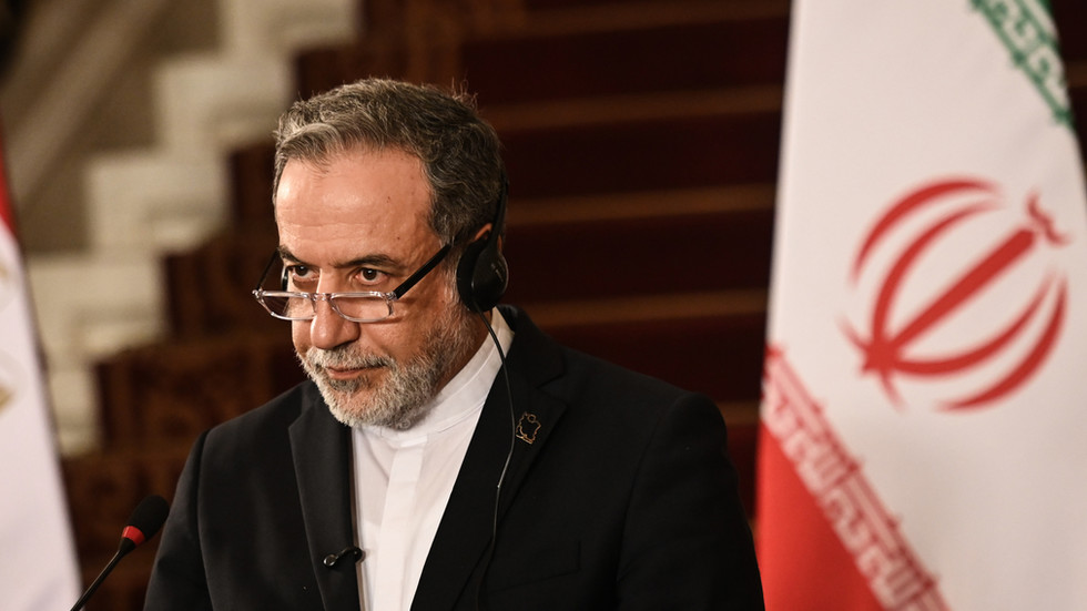 Iran ‘prepared for war’ – foreign minister