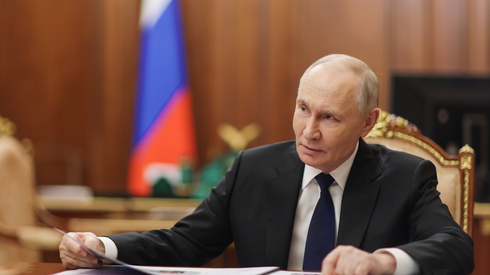 EU admits it will have to talk with Putin
