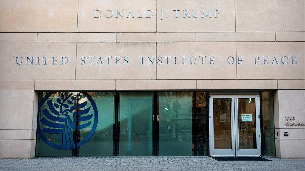 US senators target Trump branding of federal institutions