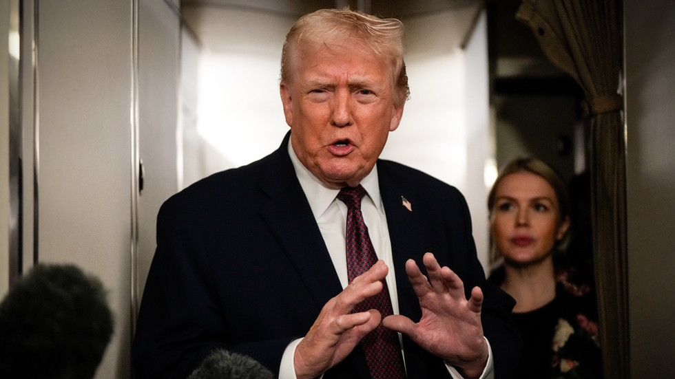 Trump unveils details of first call with Venezuelan leader