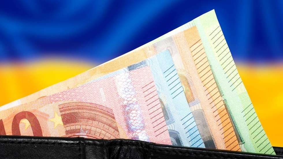 Austrian politician demands end to all Ukraine payments