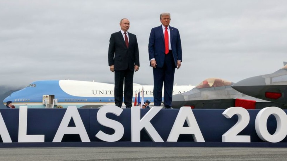 Trump-Putin photo spotted at White House