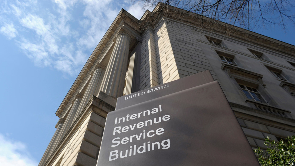 Trump sues IRS and Treasury for $10 billion