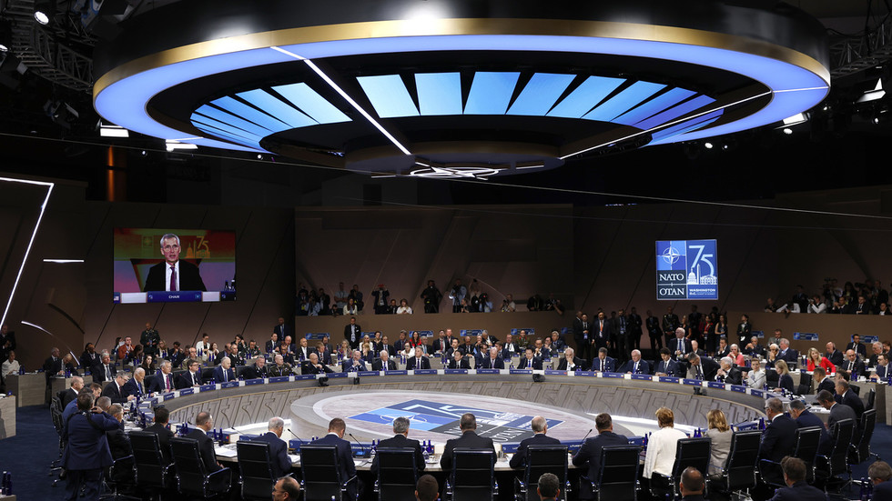 NATO creating bank to prepare for war with Russia – media